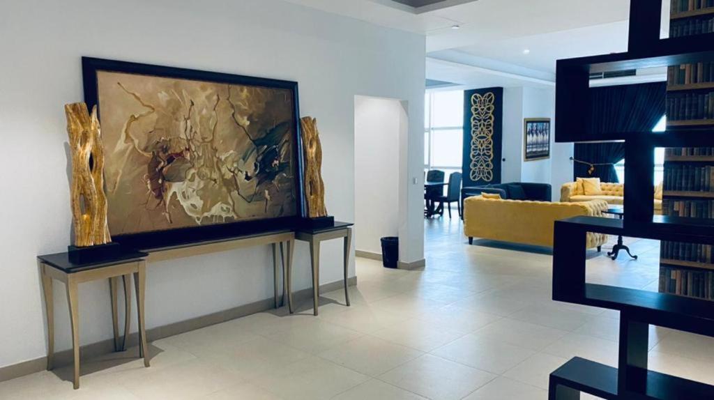 One Constitution Avenue By Goldfinch Aparthotel Исламабад Екстериор снимка