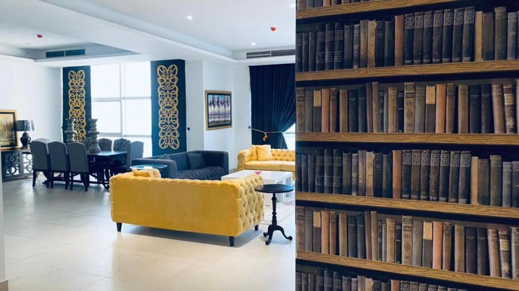One Constitution Avenue By Goldfinch Aparthotel Исламабад Екстериор снимка