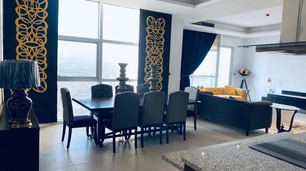 One Constitution Avenue By Goldfinch Aparthotel Исламабад Екстериор снимка