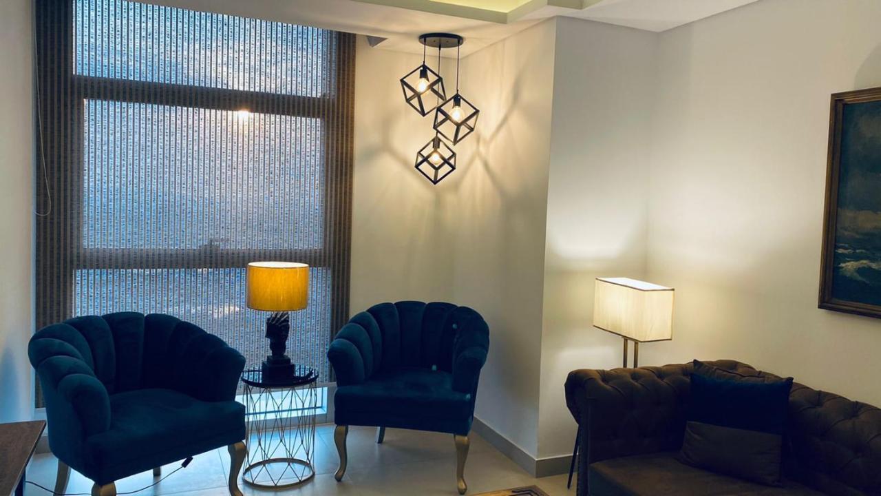 One Constitution Avenue By Goldfinch Aparthotel Исламабад Екстериор снимка