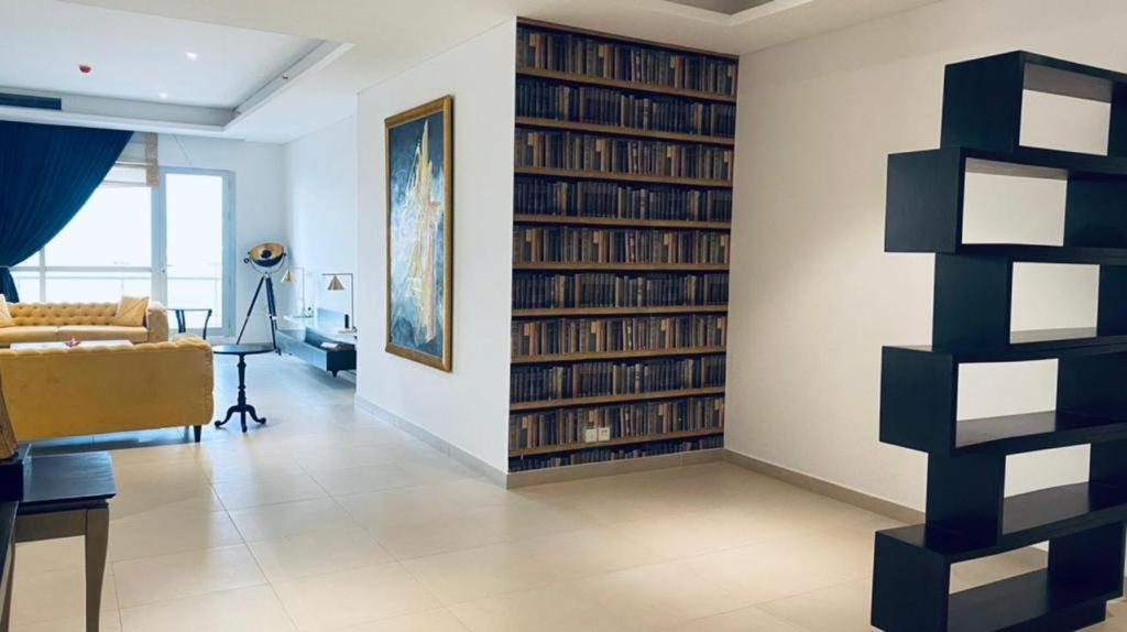 One Constitution Avenue By Goldfinch Aparthotel Исламабад Екстериор снимка