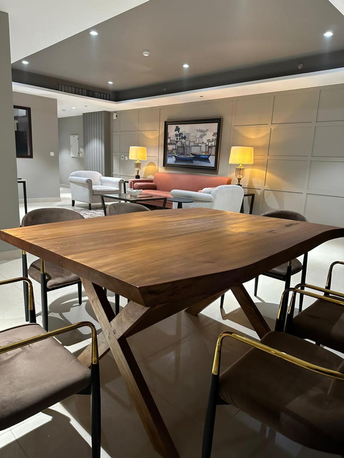 One Constitution Avenue By Goldfinch Aparthotel Исламабад Екстериор снимка