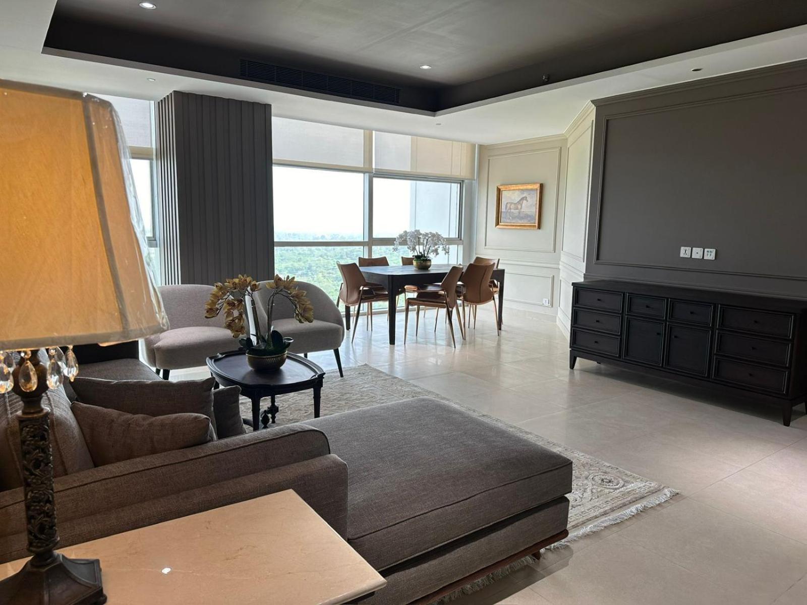 One Constitution Avenue By Goldfinch Aparthotel Исламабад Екстериор снимка