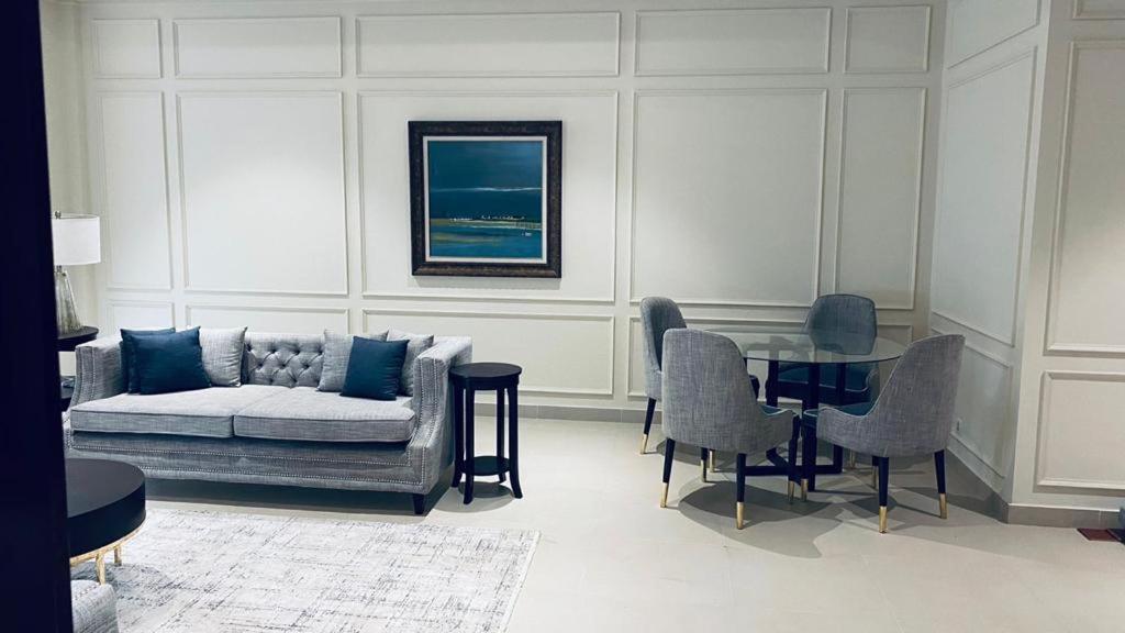 One Constitution Avenue By Goldfinch Aparthotel Исламабад Екстериор снимка