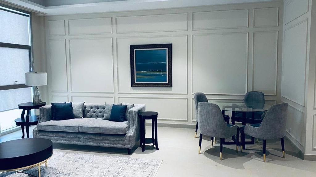 One Constitution Avenue By Goldfinch Aparthotel Исламабад Екстериор снимка